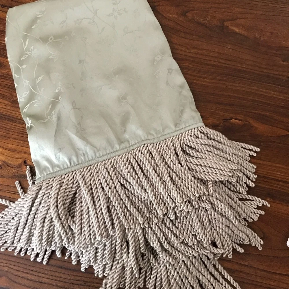 ▪️Custom Made Silk Throw with Tassels